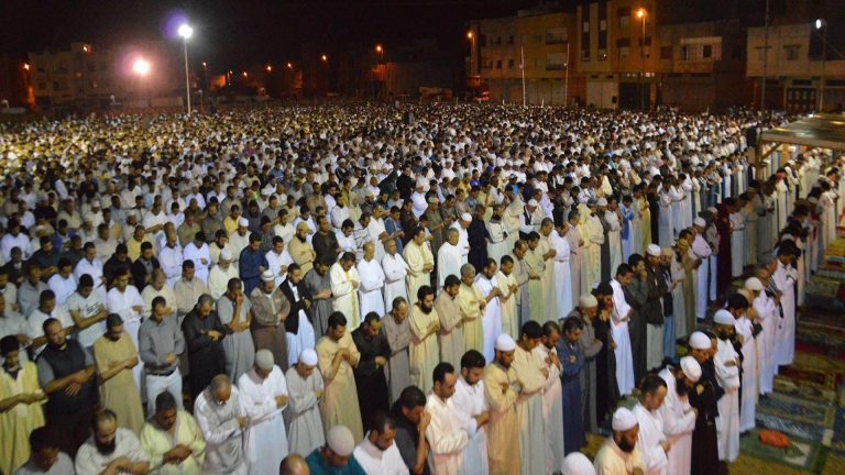 رسميا .. منع صلاة التراويح وإغلاق المساجد خلال صلاتي الفجر والعشاء