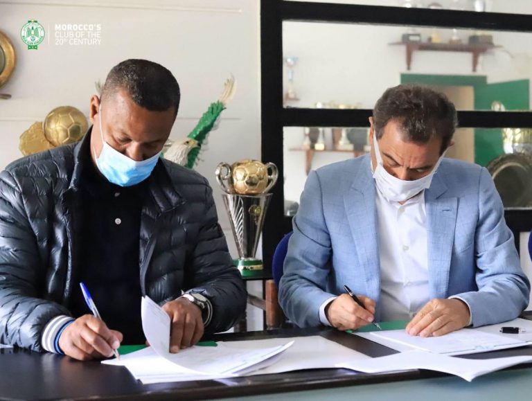 الرجاء البيضاوي يتعاقد مع المدرب التونسي لسعد الشابي