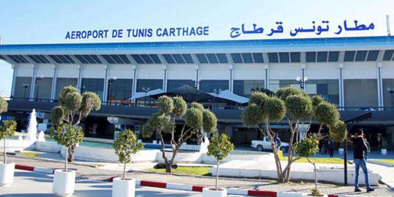 المغرب يعلق الرحلات الجوية مع تونس