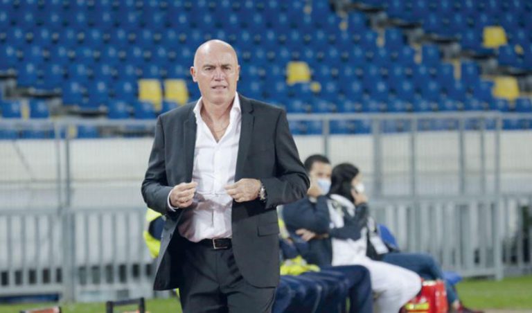 فريق المغرب الفاسي ينهي تعاقده مع المدرب أنخيل كاموندي بالتراضي