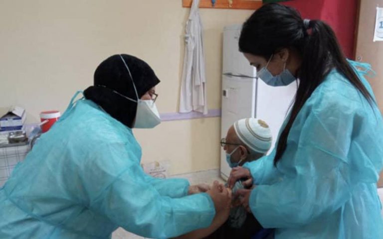 وزارة الصحة : تأجيل تلقيح المواطنين المبرمجين يوم السبت فاتح ماي 2021 إلى الثالث منه