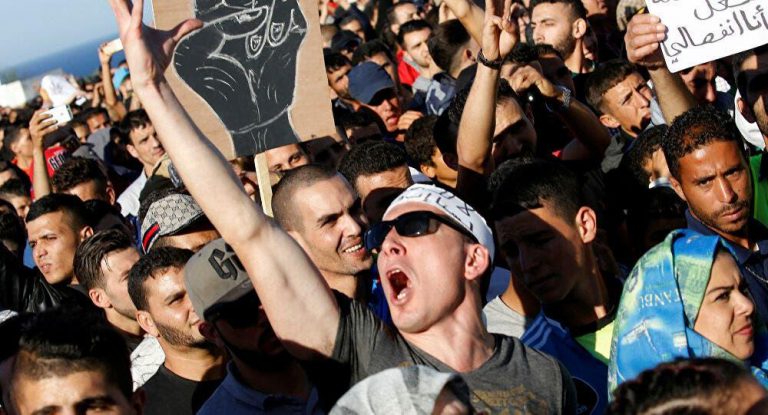 بالخط الاحمر : هل تستمر أزمة الخطاب بين الاحزاب والشباب ؟؟