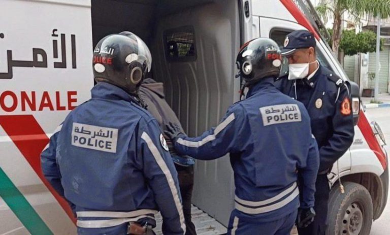 الدارالبيضاء: عناصر الشرطة تضطر لاستعمال أسلحتها الوظيفية لضبط أشخاص كانوا في حالة اندفاع قوية