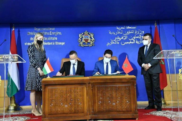 بوريطة يستقبل وزير الخارجية الهنغاري ويوقعان عدد من الاتفاقيات