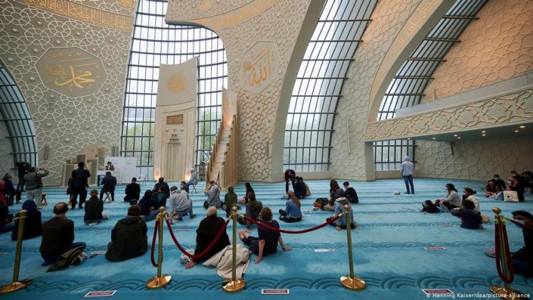ألمانيا: الحكومة تضع برنامجا لتأهيل الأئمة