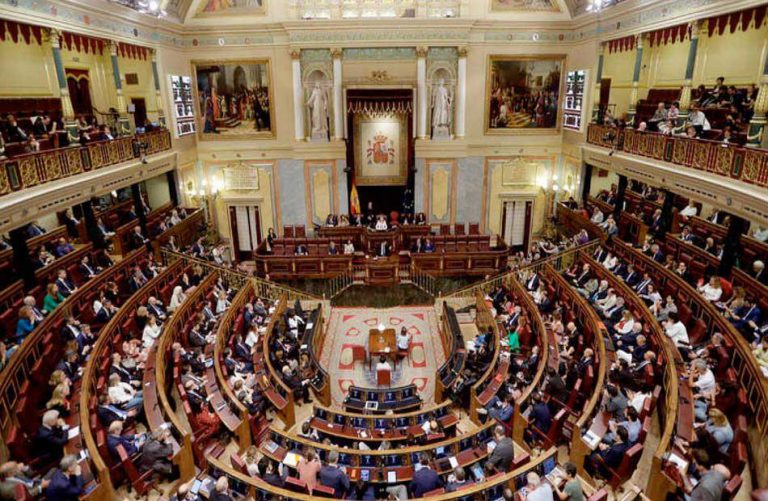 إسبانيا: الحزب الشعبي والحزب الاشتراكي يتحدان لمطالبة الحكومة بتعزيز العلاقات مع المغرب