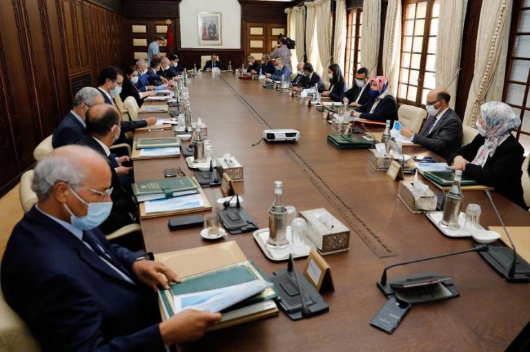 مجلس الحكومة يصادق على عشرة مشاريع مراسيم متعلقة بالاستحقاقات الانتخابية المقبلة