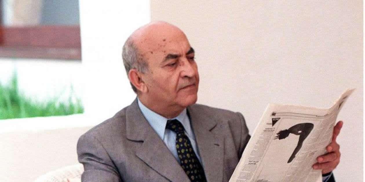 توقيع عقد الهبة المقدمة من أسرة الراحل عبد الرحمان اليوسفي إلى المؤسسة الوطنية للمتاحف ومؤسسة أرشيف المغرب توقيع عقد الهبة المقدمة من أسرة الراحل عبد الرحمان اليوسفي إلى المؤسسة الوطنية للمتاحف ومؤسسة أرشيف المغرب