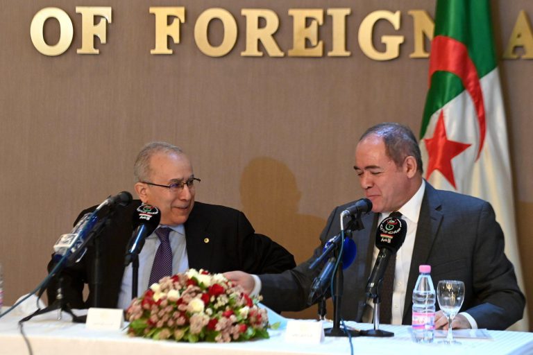 مشروع بيغاسوس: المغرب تجسس على كبار المسؤولين في الجزائر