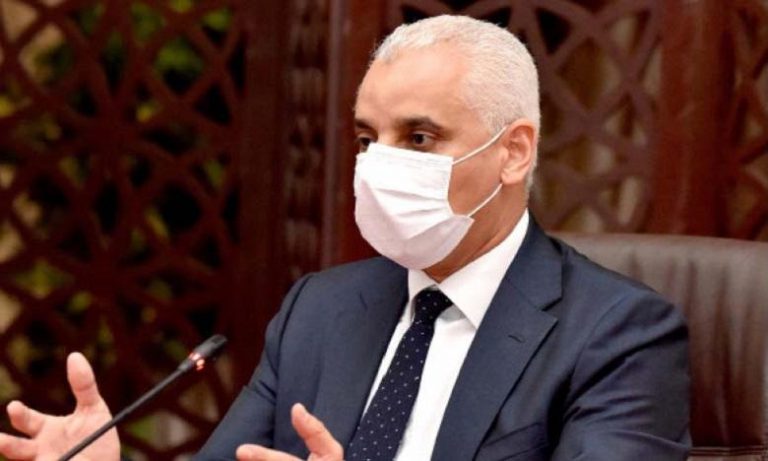 فيروس كورونا: وزير الصحة يحث المواطنين على تلقي اللقاح