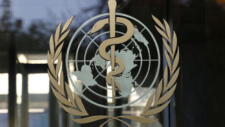 منظمة الصحة العالمية تدعو لتجميد الجرعات الثالثة