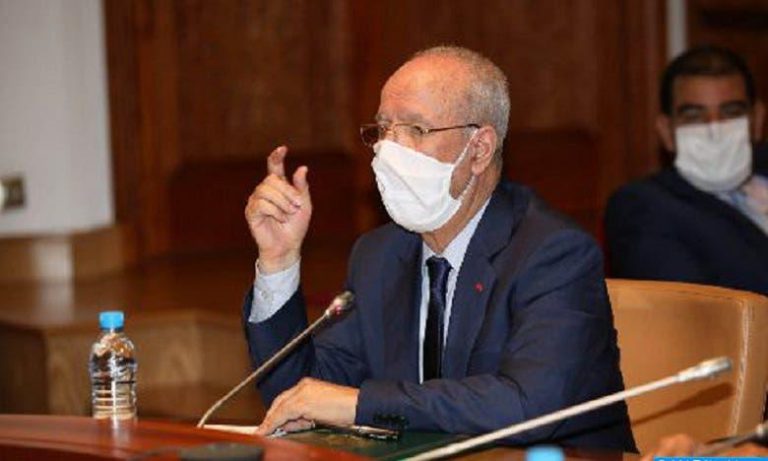 التوفيق يحث القيمين الدينيين على الحياد في الانتخابات
