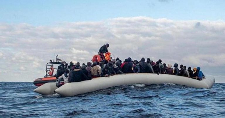 العيون: اعتراض 58 مهاجر غير نظامي من بلدان إفريقيا جنوب الصحراء في طريقهم نحو جزر الكناري