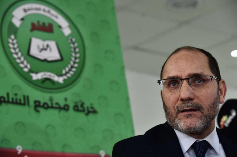 زعيم أكبر حزب إسلامي جزائري ينتقد قرار قطع العلاقات مع المغرب