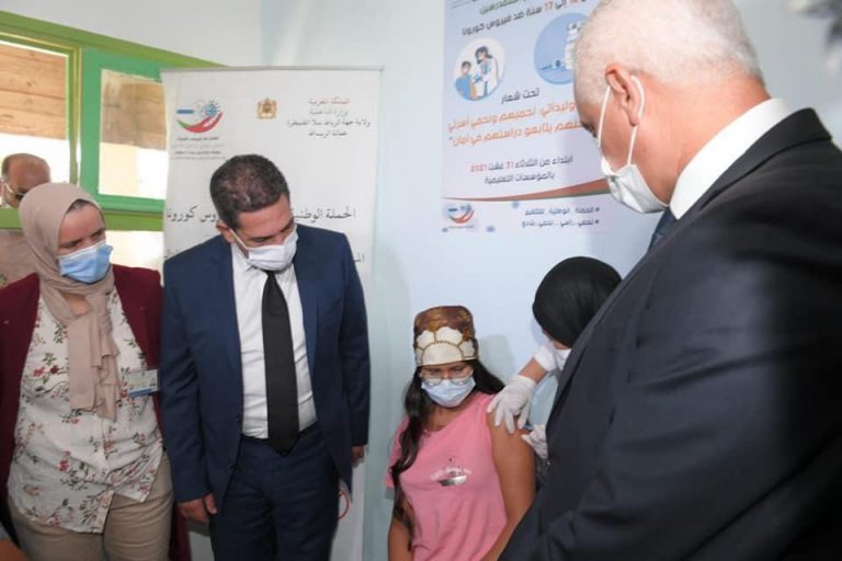 رسميا.. إنطلاق عملية تلقيح التلميذات والتلاميذ الذين يتراوح سنهم ما بين 12 و17 سنة ضد كورونا