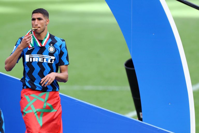 حكيمي يتوج بجائزة أفضل لاعب مغربي محترف