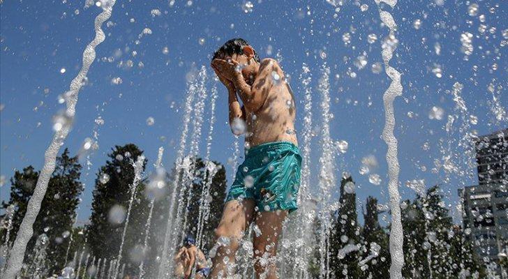 موجة حر تتراوح درجاتها ما بين 36 و45 درجة من اليوم الاثنين إلى غاية يوم الجمعة المقبل بعدد من مناطق المملكة موجة حر تتراوح درجاتها ما بين 36 و45 درجة من اليوم الاثنين إلى غاية يوم الجمعة المقبل بعدد من مناطق المملكة
