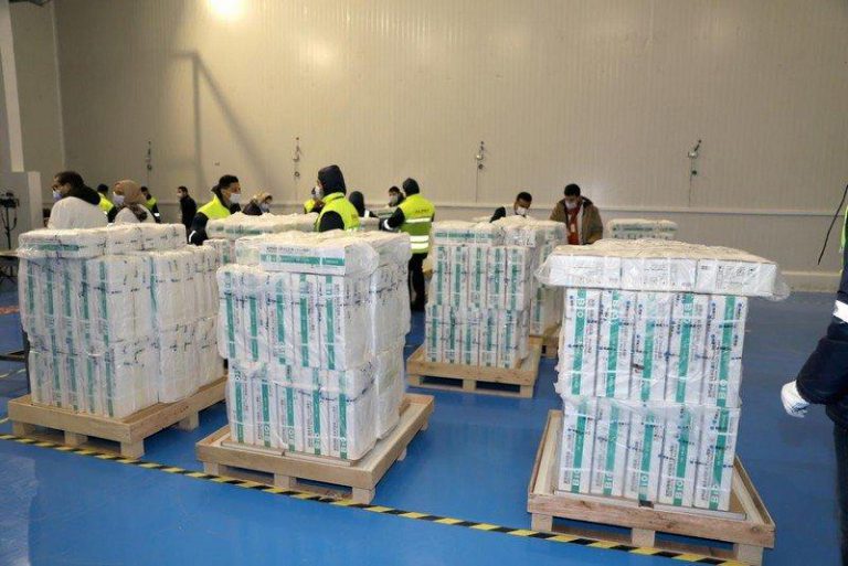 المغرب يتسلم شحنة جديدة من لقاح أسترازينيكا المضاد لكورونا