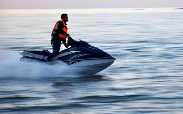 فرار ثلاثة معتقلين مغاربة من سجن مليلية إلى المغرب على متن جيت سكي
