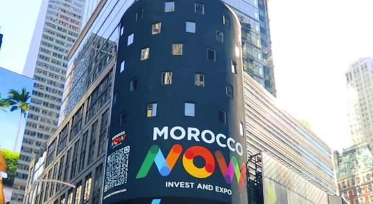 ألوان العلامة الاقتصادية الجديدة للمغرب Morocco Now تتألق في ساحة تايم سكوير بنيويورك