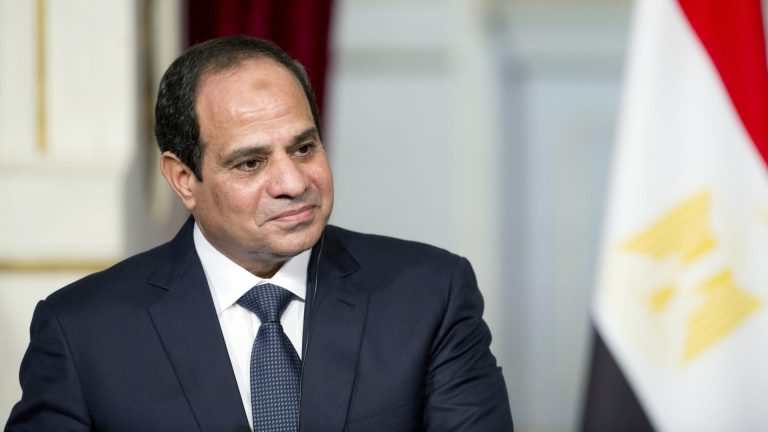 السيسي يسمح لوزير مصري بالزواج بمغربية
