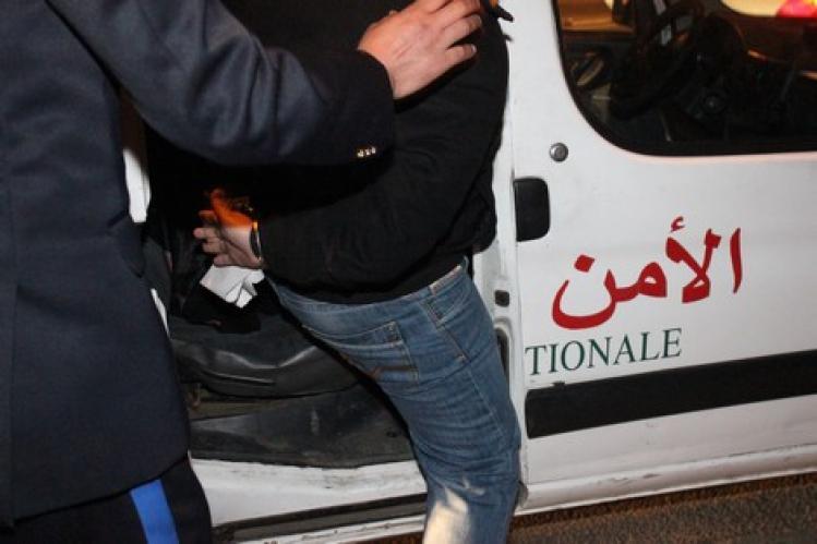 العيون: توقيف ثلاثة أشخاص يشتبه في ارتباطهم بشبكة إجرامية تنشط في تنظيم الهجرة غير النظامية والاتجار بالبشر العيون: توقيف ثلاثة أشخاص يشتبه في ارتباطهم بشبكة إجرامية تنشط في تنظيم الهجرة غير النظامية والاتجار بالبشر