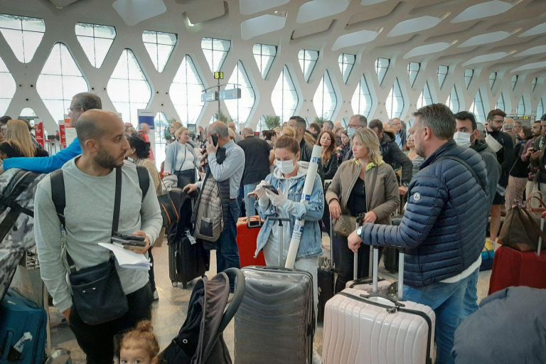 المغرب يقرر إرجاء تعليق الرحلات الجوية المباشرة من فرنسا إلى غاية منتصف ليلة الأحد