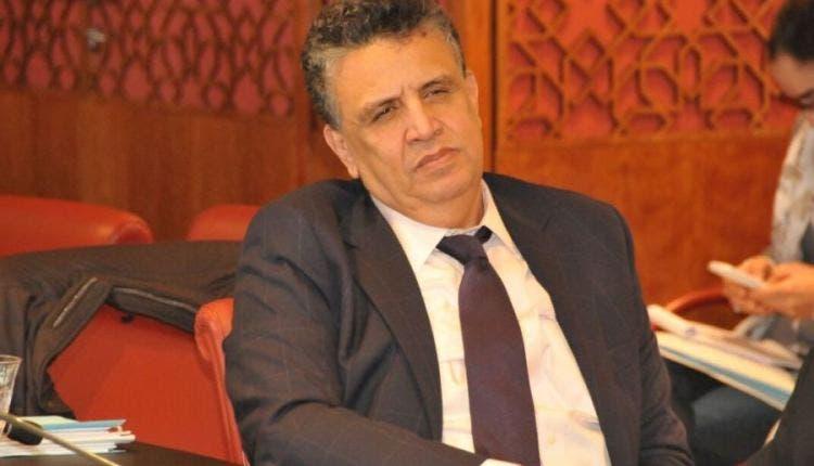 قربلة في البرلمان.. اوزين: ” بغينا وهبي اللي كيعرف ريحة تقاشر المغاربة يبين لينا أنو كيعرف اللغة الرسمية لبلادو” قربلة في البرلمان.. اوزين: ” بغينا وهبي اللي كيعرف ريحة تقاشر المغاربة يبين لينا أنو كيعرف اللغة الرسمية لبلادو”