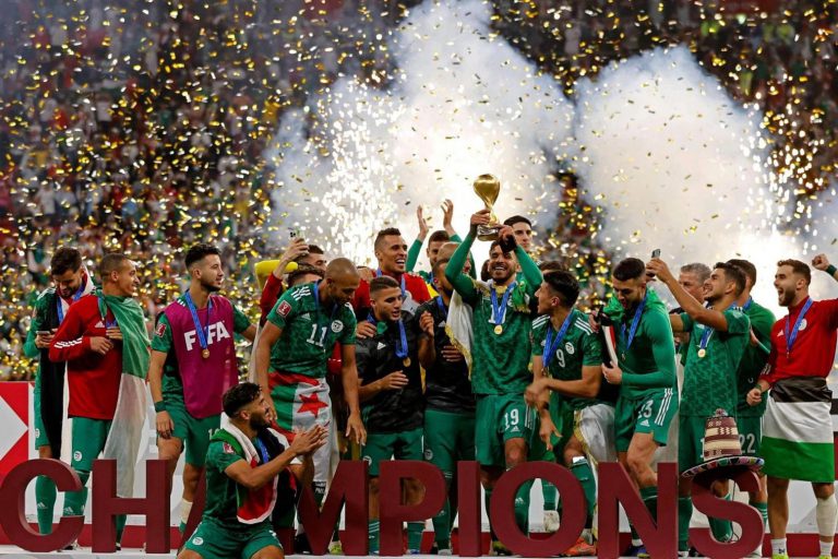 الجزائر تقضي على أحلام تونس بهدفين نظيفين وتتوج بكأس العرب- (صور وفيديو)