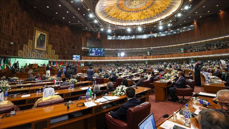 الدول الإسلامية تجتمع في باكستان لبحث سبل مساعدة أفغانستان