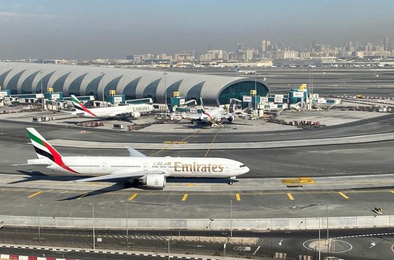 فيروس كورونا: الإمارات تعيد المغرب والجزائر وتونس إلى القائمة الخضراء