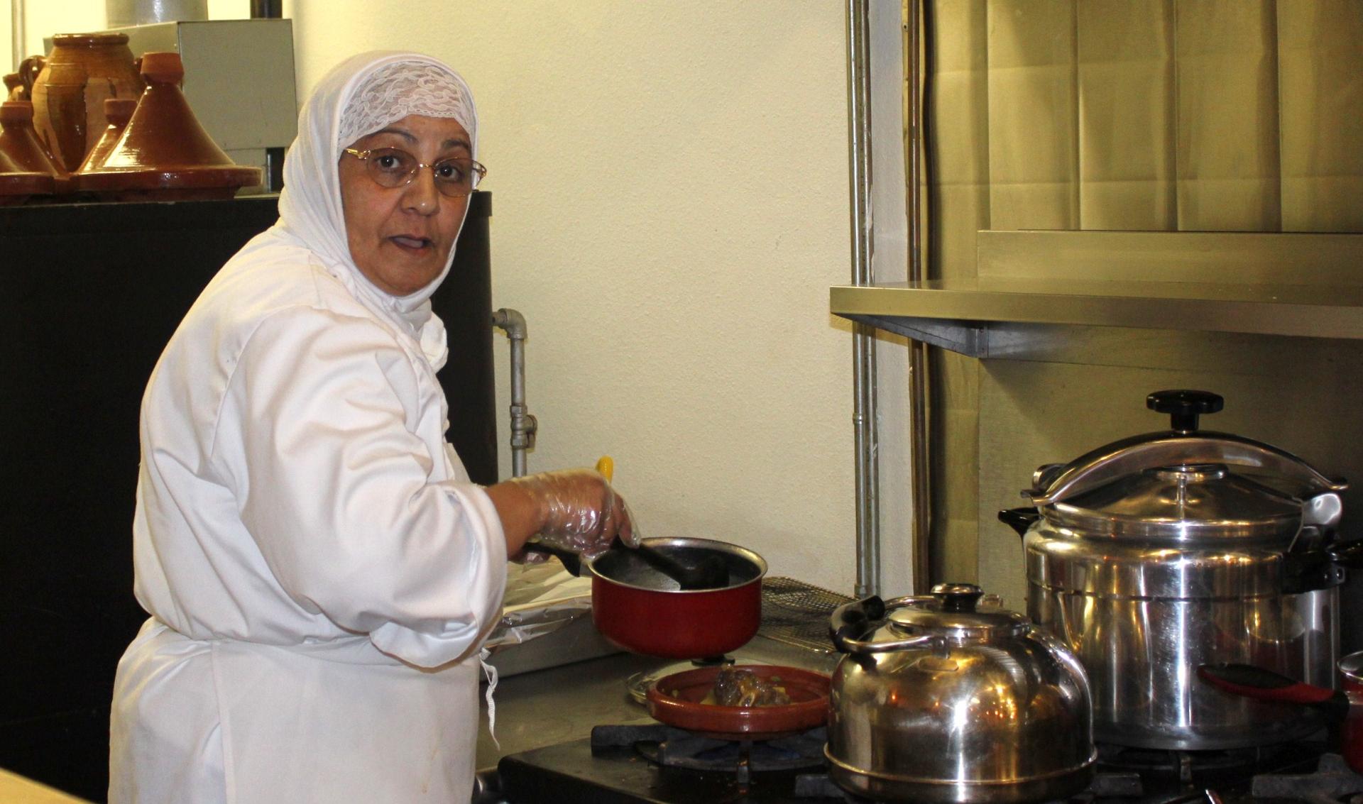 دياسبو #223: الحاجة لطيفة المارودي.. مغربية جعلت من المطبخ المغربي جسرا للاندماج في المجتمع الأمريكي دياسبو #223: الحاجة لطيفة المارودي.. مغربية جعلت من المطبخ المغربي جسرا للاندماج في المجتمع الأمريكي