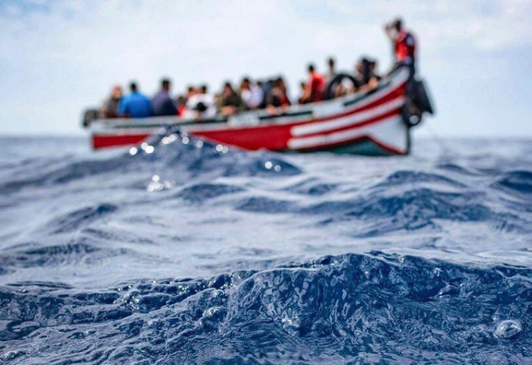 البحرية الملكية تنقذ 63 مهاجرا قبالة سواحل المغرب