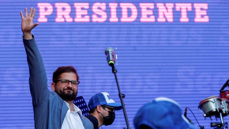 تشيلي: زعيم البوليساريو يراهن على ضغط الشيوعيين لاستدعائه لحضور حفل تنصيب الرئيس بوريك