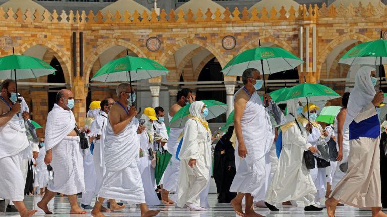 السعودية تعلن رفع معظم قيود فيروس كورونا