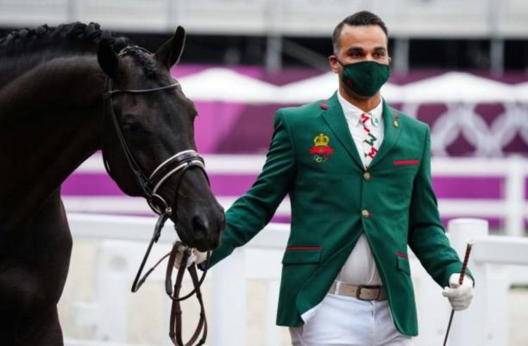 الفارس المغربي ياسين الرحموني يتأهل إلى نهائي كأس العالم في صنف الترويض بلايبزيغ في ألمانيا