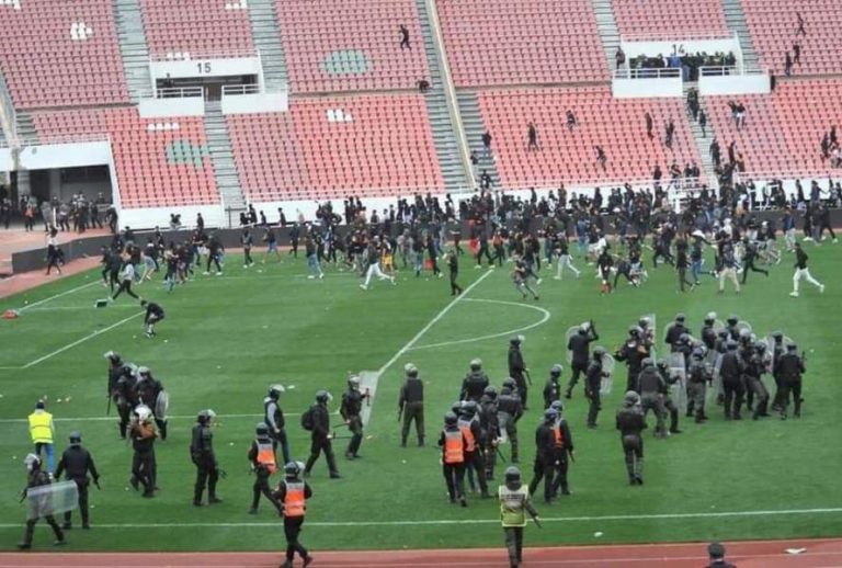 إحالة 70 شخصا على قاضي التحقيق إثر أحداث الشغب التي أعقبت مباراة الجيش الملكي والمغرب الفاسي