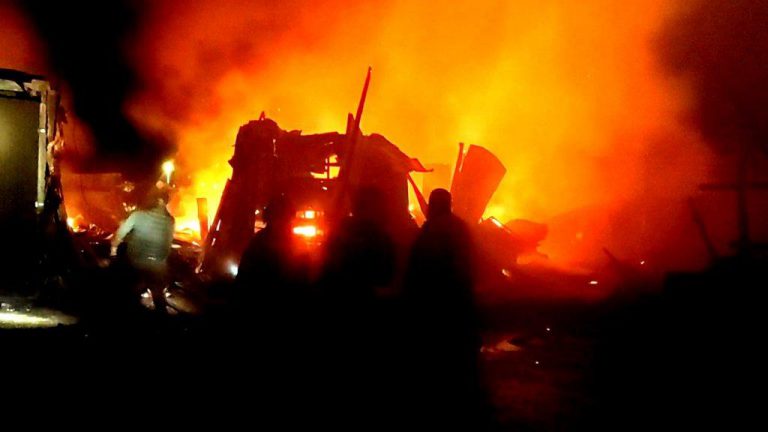 الدار البيضاء: عناصر الوقاية المدنية تتمكن من السيطرة على حريق اندلع قرب دوار ولاد هراو