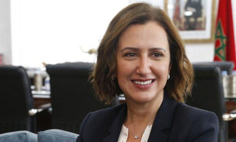 الحكومة المغربية تستعين بأصحاب «اللايفات» ونار الجدل تشتعل