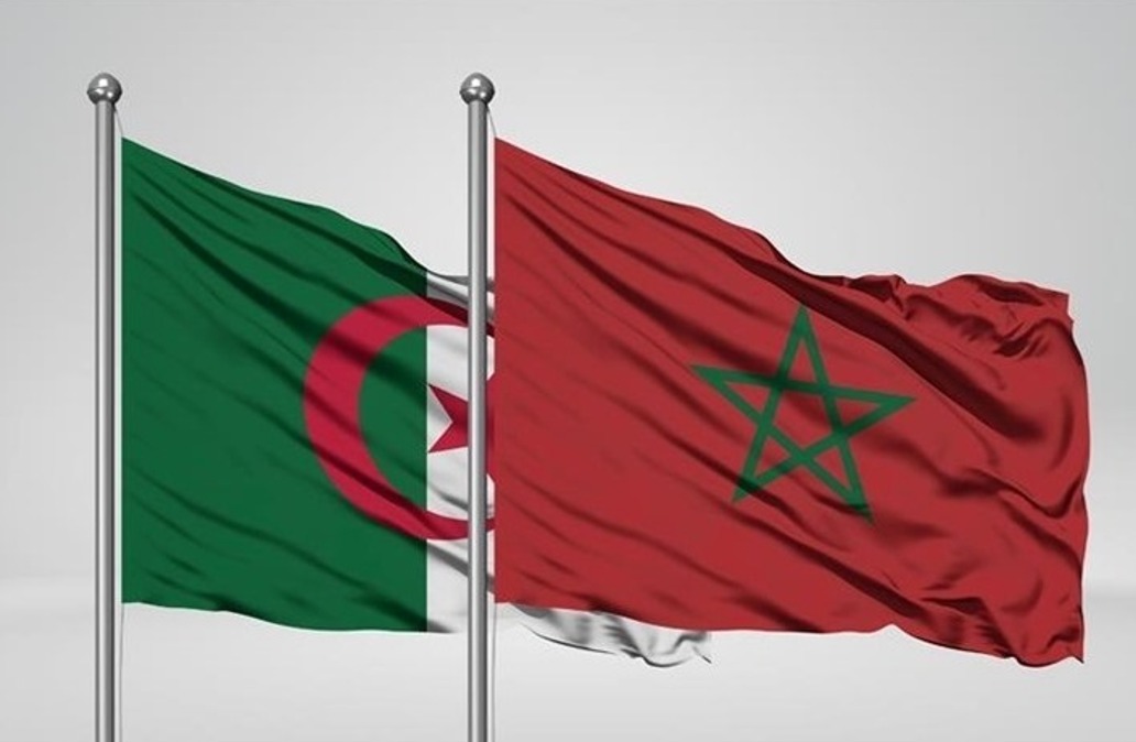 علم المغرب و علم الجزائر