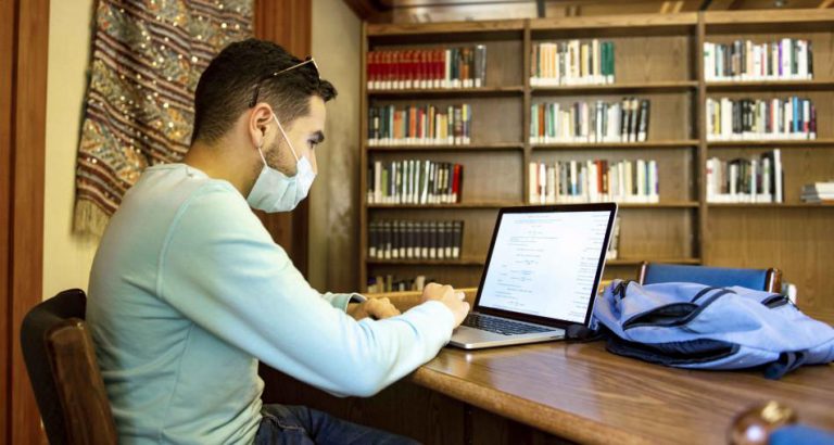 وزارة الثقافة تطلق عملية رقمنة 200 مكتبة عمومية