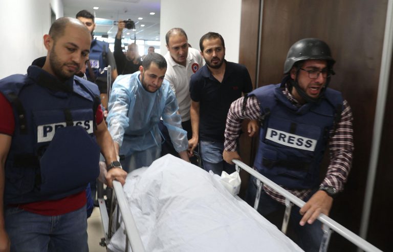 الفيدرالية المغربية لناشري الصحف تدين اغتيال الصحافية شيرين أبو عاقلة برصاص الاحتلال الإسرائيلي