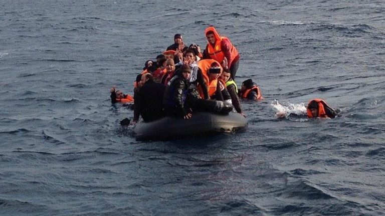 مصرع شخصين غرقا في حادث انقلاب قارب للهجرة غير النظامية غادر طانطان