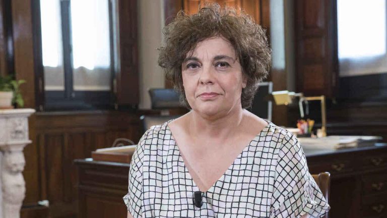 نائبة رئيس مجلس النواب الاسباني تحضر احتفالات البوليساريو بذكرى تأسيسها