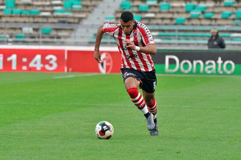 دياسبو # 241: وليد شديرة.. لاعب كرة قدم مغربي شاب سطع نجمه في صفوف فريق باري الإيطالي
