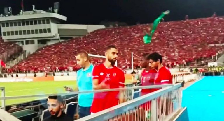 لاعبو الأهلي المصري لم يتقبلوا الهزيمة أمام الوداد [فيديو]