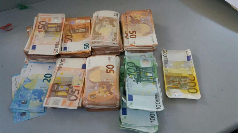 إحباط محاولة تهريب أزيد من 53 ألف أورو بميناء طنجة المتوسط