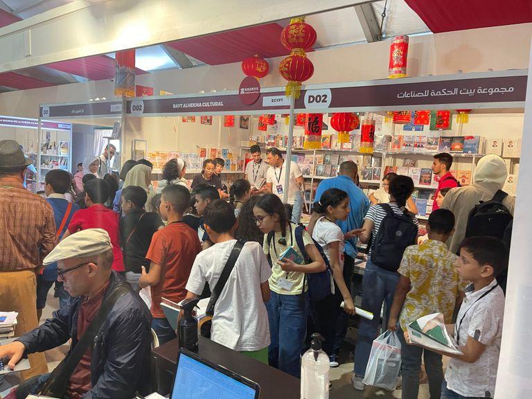 معرض الكتاب بالرباط: حوالي مليون و500 ألف نسخة مبيعة ونسبة الرضا عن الخدمات بلغت 98 في المائة معرض الكتاب بالرباط: حوالي مليون و500 ألف نسخة مبيعة ونسبة الرضا عن الخدمات بلغت 98 في المائة