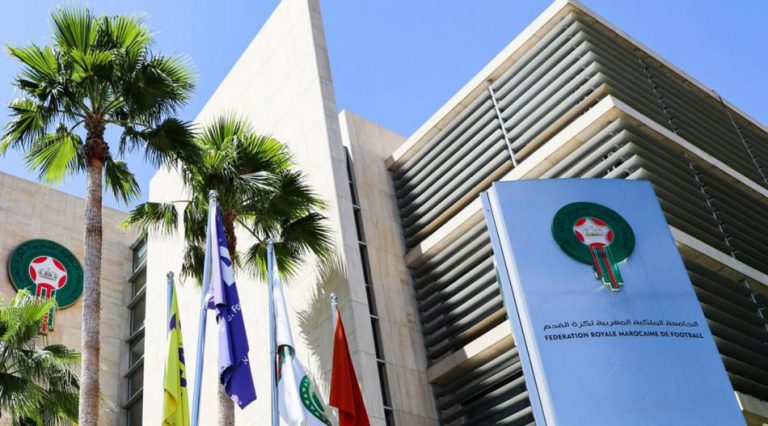 البطولة الوطنية الاحترافية: توقيف عدد من المسيرين على خلفية قضية تتعلق بالتلاعب في نتائج المباريات