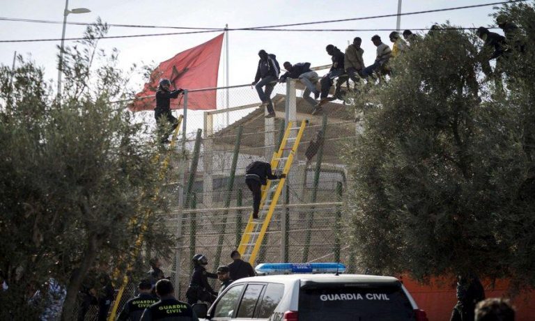جمعية مغربية: السلطات تحاكم 66 مهاجرا إثر الاقتحام الجماعي لمليلية
